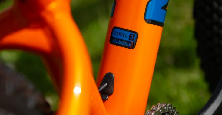 Bicicleta Dirt Alcatraz Aro 24 - Image 6